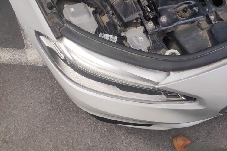 Used BMW 1 Series 2018 118i Sport Edition Right Front Headlight