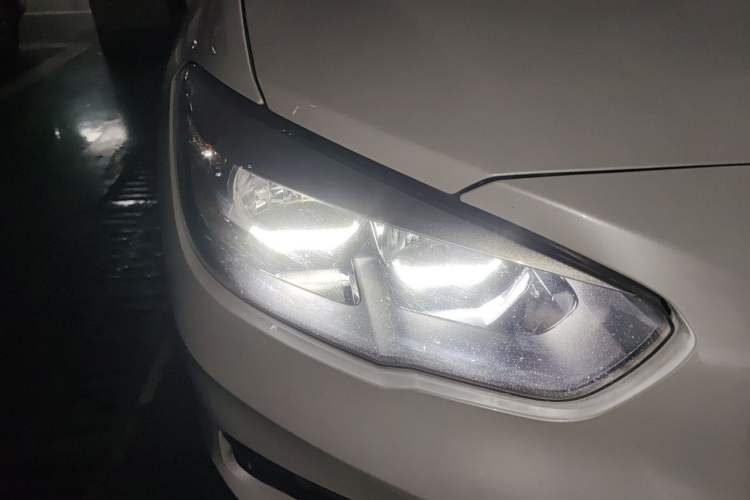 Used BMW 1 Series 2018 118i Leading Model Right Front Headlight