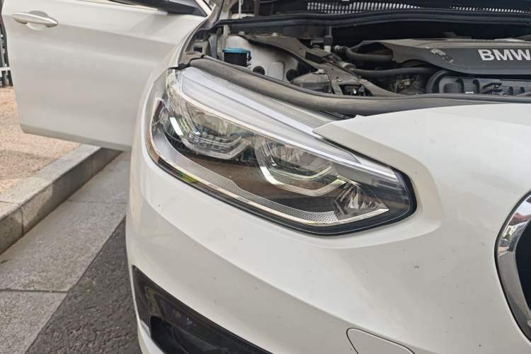 Used BMW 1 Series 2018 118i Sport Edition Right Front Headlight