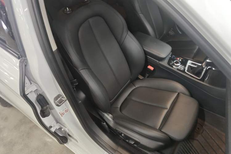 Used BMW 1 Series 2018 120i Design Package Model Right Front Seat