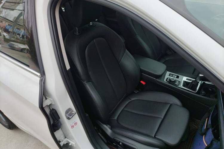 Used BMW 1 Series 2018 118i Sport Edition Right Front Seat