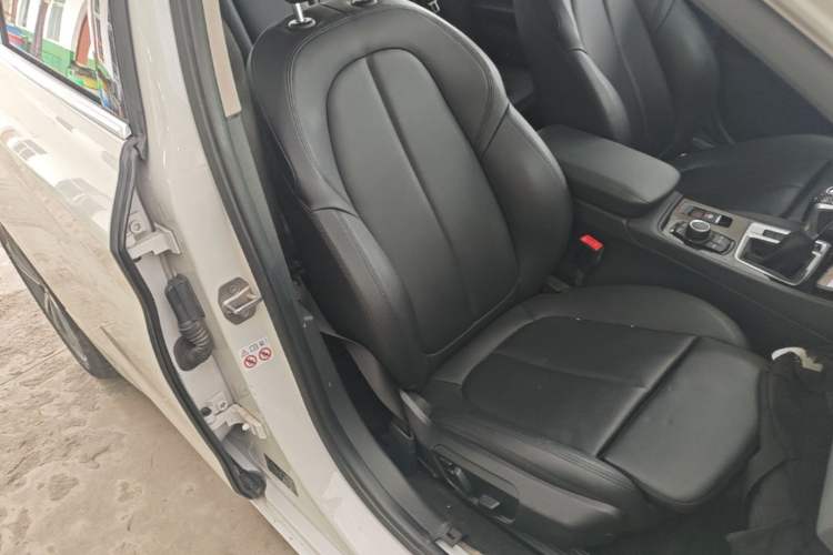 Used BMW 1 Series 2018 118i Sport Edition Right Front Seat