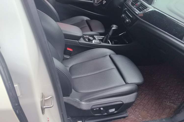 Used BMW 1 Series 2018 118i Sport Edition Right Front Seat