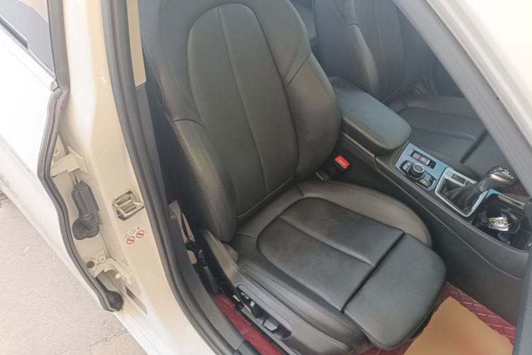 Used BMW 1 Series 2018 Facelifted 118i Sport Edition Right Front Seat
