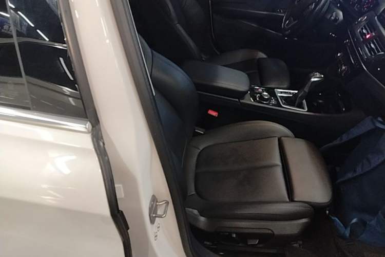 Used BMW 1 Series 2018 118i Sport Edition Right Front Seat