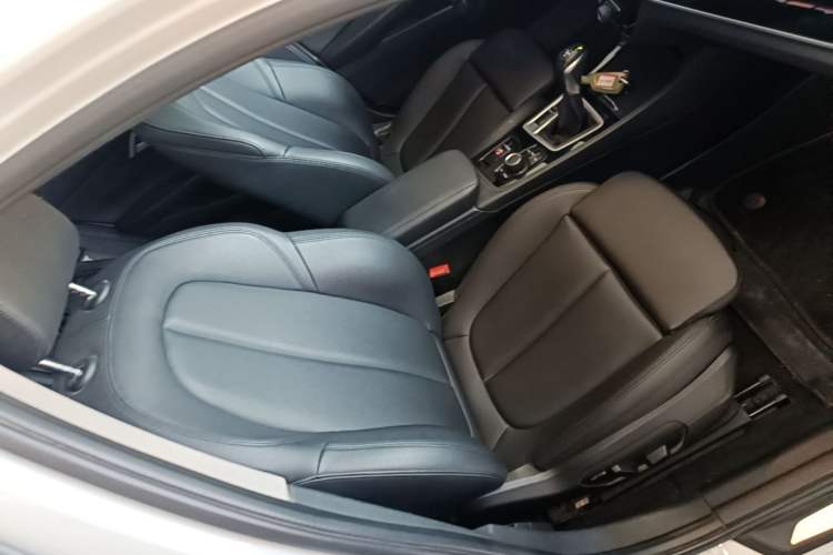 Used BMW 1 Series 2018 118i Sport Edition Right Front Seat