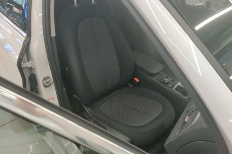 Used BMW 1 Series 2018 118i Fashion Model Right Front Seat