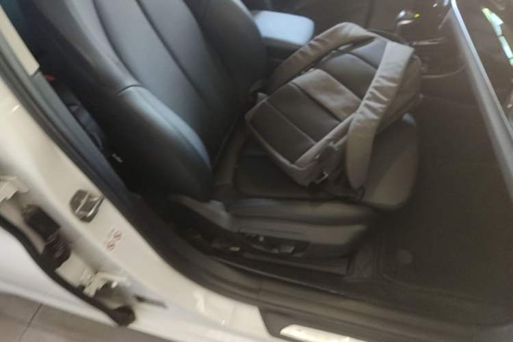Used BMW 1 Series 2018 118i Sport Edition Right Front Seat
