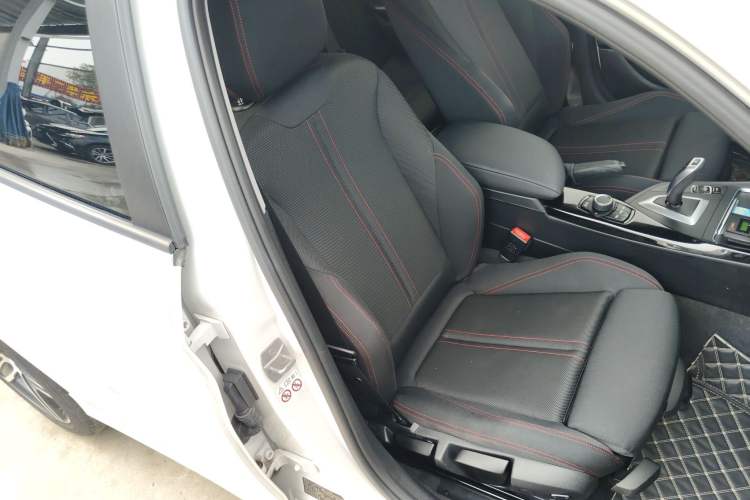 Used BMW 1 Series 2018 118i Sport Design Package Right Front Seat
