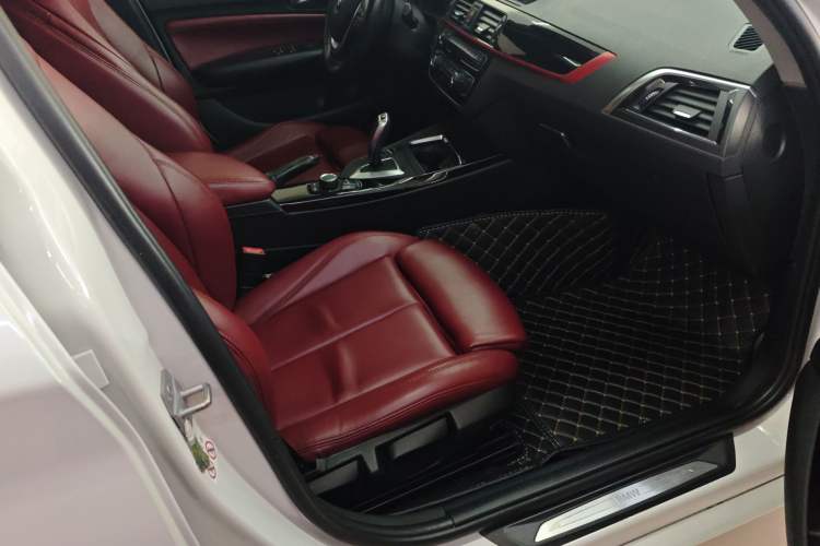 Used BMW 1 Series 2018 118i Sport Design Package Right Front Seat