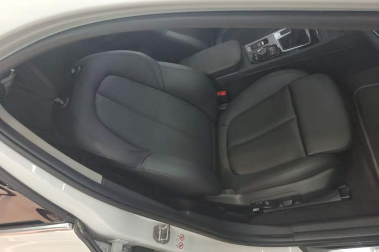 Used BMW 1 Series 2018 118i Sport Edition Right Front Seat