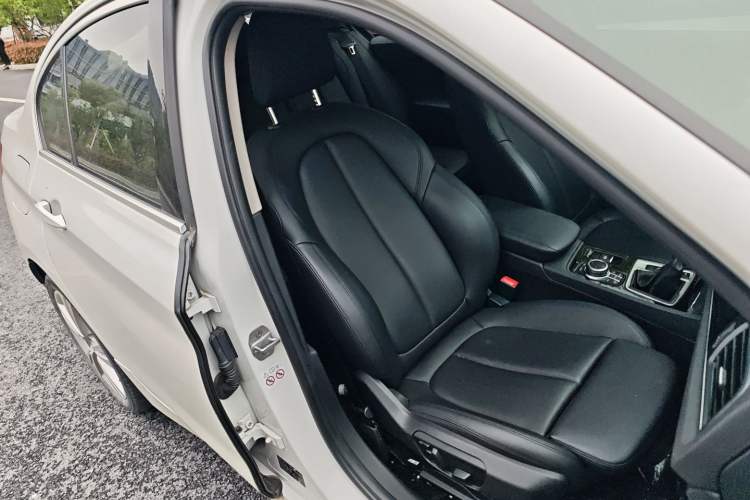 Used BMW 1 Series 2018 Facelifted 118i Design Package Edition Right Front Seat