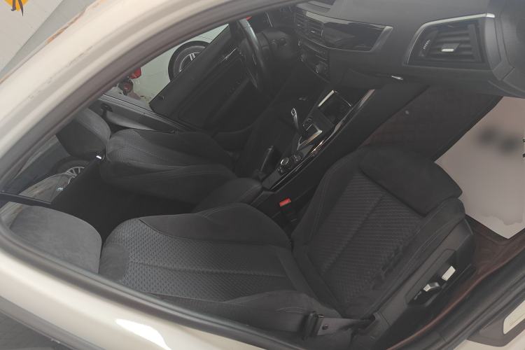 Used BMW 1 Series 2018 120i M Sport Package Right Front Seat
