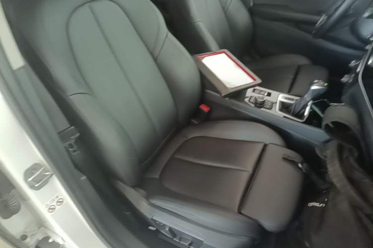 Used BMW 1 Series 2018 118i Sport Edition Right Front Seat