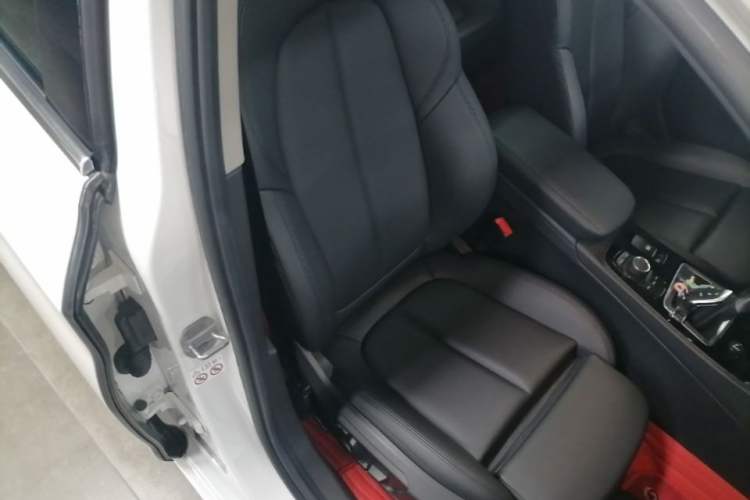 Used BMW 1 Series 2018 Facelifted 118i Sport Edition Right Front Seat