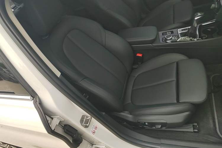 Used BMW 1 Series 2018 120i Design Package Model Right Front Seat