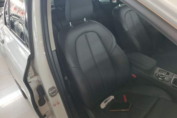 Used BMW 1 Series 2018 120i Design Package Model Right Front Seat