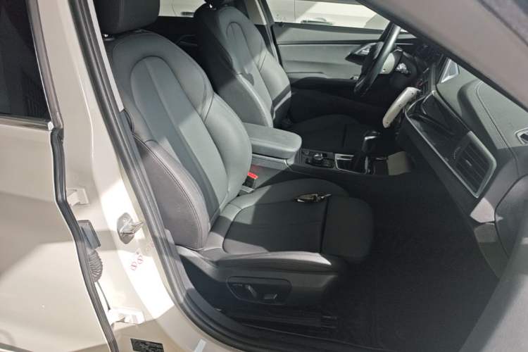 Used BMW 1 Series 2018 Facelifted 118i Sport Edition Right Front Seat