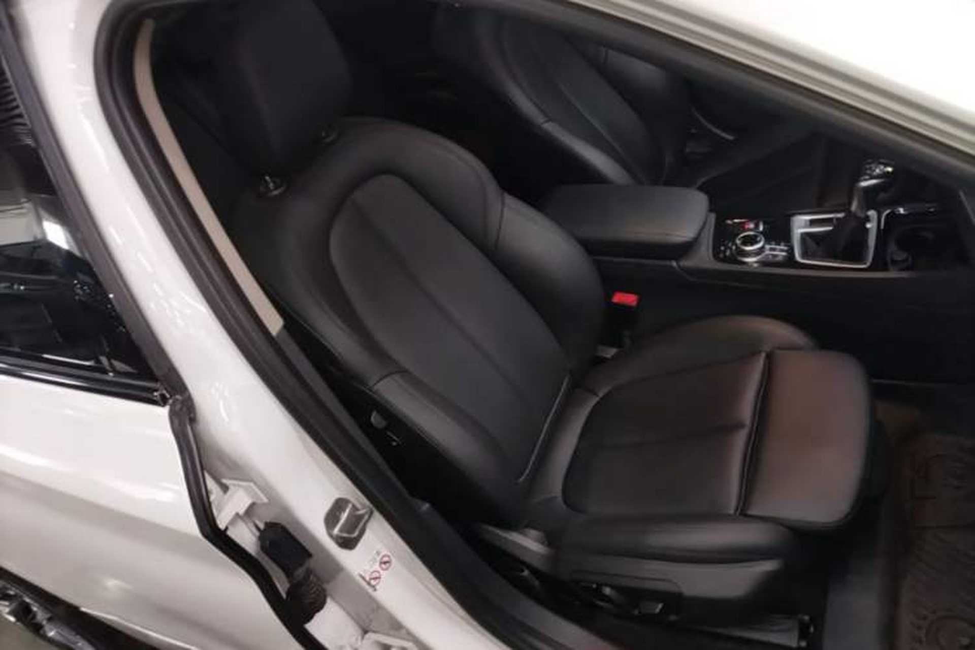 Used BMW 1 Series 2018 120i Design Package Model Right Front Seat