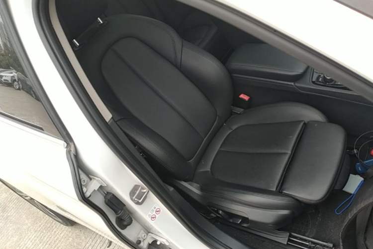 Used BMW 1 Series 2018 Facelifted 118i Sport Edition Right Front Seat