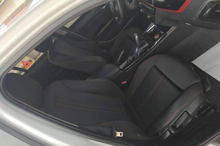 Used BMW 1 Series 2018 118i Sport Design Package Right Front Seat