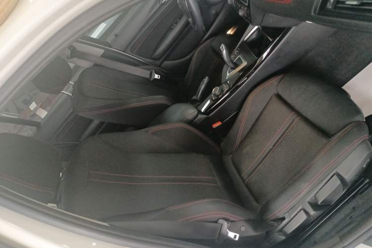 Used BMW 1 Series 2018 118i Sport Design Package Right Front Seat