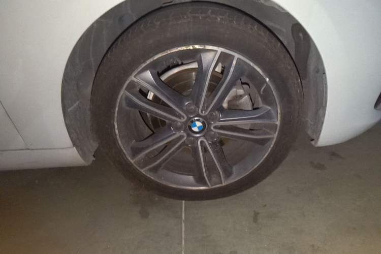 Used BMW 1 Series 2018 118i Sport Edition Right Front Wheel Hub