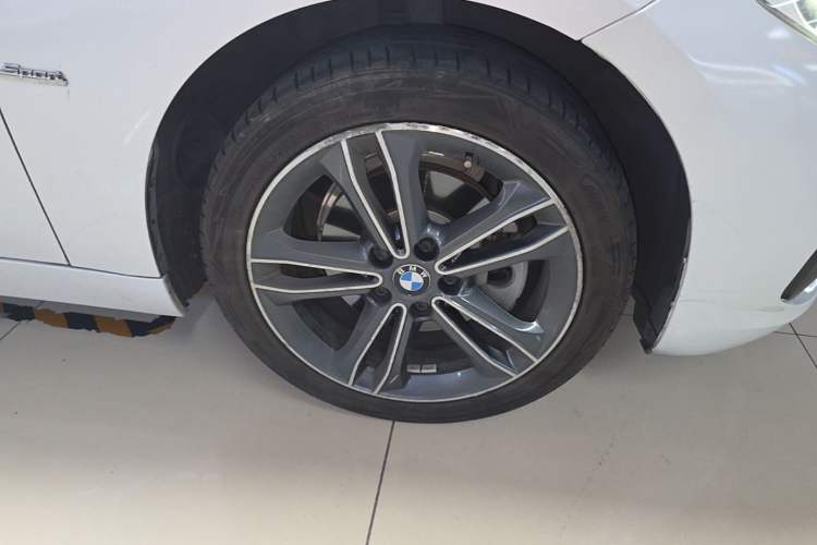 Used BMW 1 Series 2018 118i Sport Edition Right Front Wheel Hub