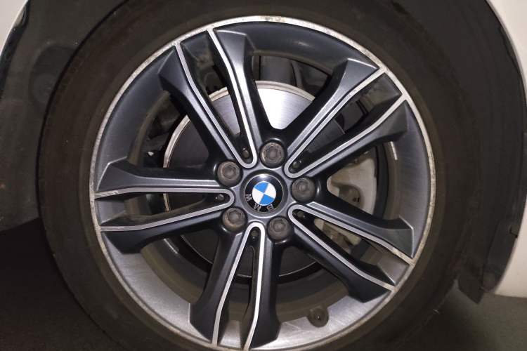 Used BMW 1 Series 2018 118i Sport Edition Right Front Wheel Hub