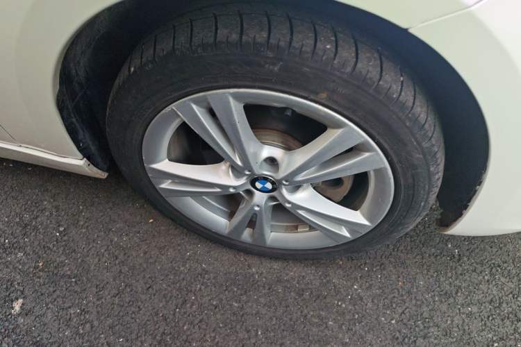 Used BMW 1 Series 2018 118i Design Package Edition Right Front Wheel Hub