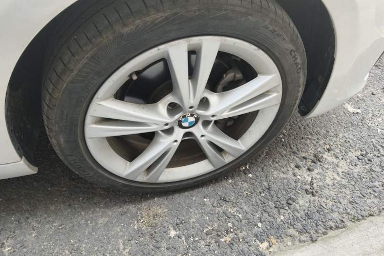 Used BMW 1 Series 2018 Facelifted 118i Design Package Edition Right Front Wheel Hub