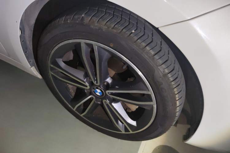 Used BMW 1 Series 2018 118i Sport Edition Right Front Wheel Hub