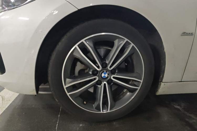 Used BMW 1 Series 2018 118i Sport Edition Right Front Wheel Hub