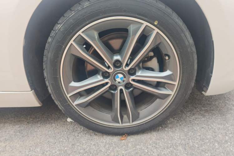 Used BMW 1 Series 2018 Facelifted 118i Sport Edition Right Front Wheel Hub