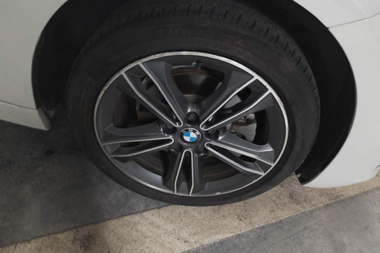 Used BMW 1 Series 2018 Facelifted 118i Sport Edition Right Front Wheel Hub