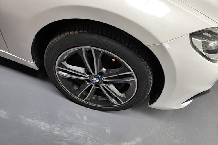 Used BMW 1 Series 2018 Facelifted 118i Sport Edition Right Front Wheel Hub