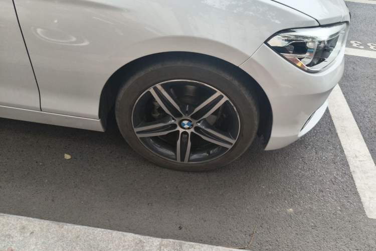 Used BMW 1 Series 2018 118i Sport Design Package Right Front Wheel Hub