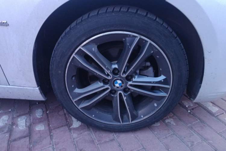 Used BMW 1 Series 2018 118i Sport Edition Right Front Wheel Hub