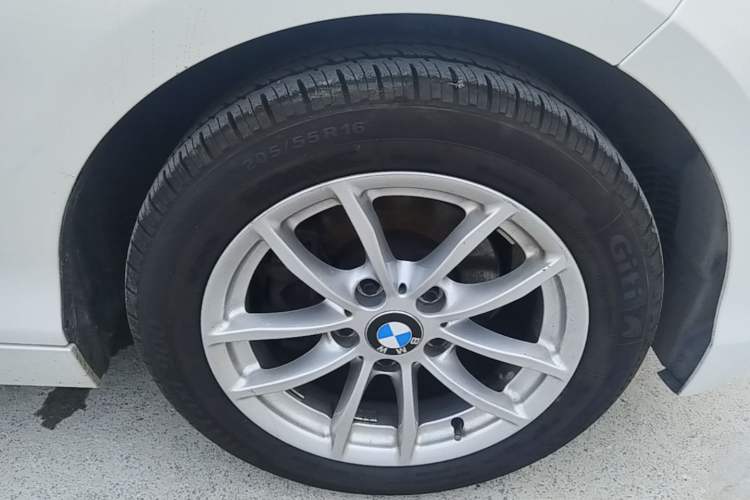 Used BMW 1 Series 2018 118i Leading Model Right Front Wheel Hub