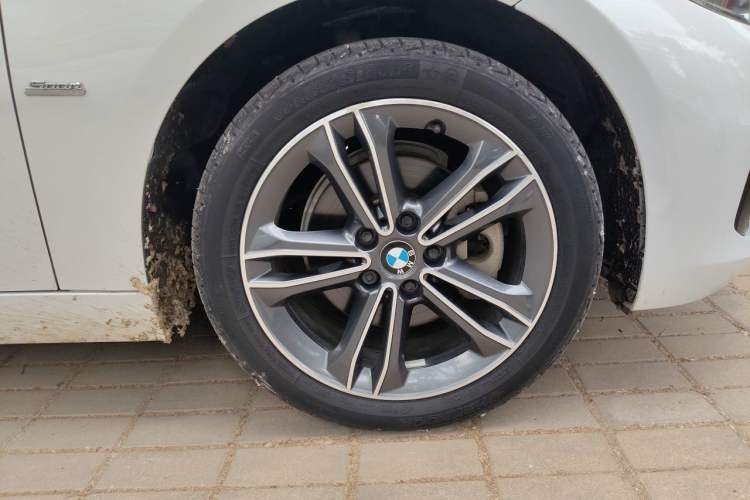 Used BMW 1 Series 2018 118i Sport Edition Right Front Wheel Hub