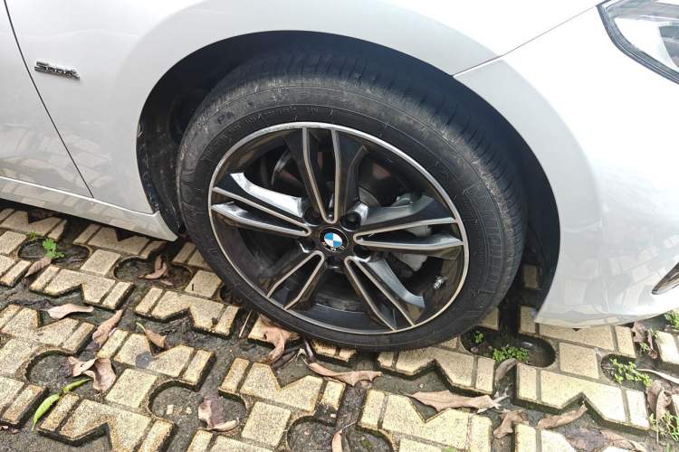 Used BMW 1 Series 2018 118i Sport Edition Right Front Wheel Hub