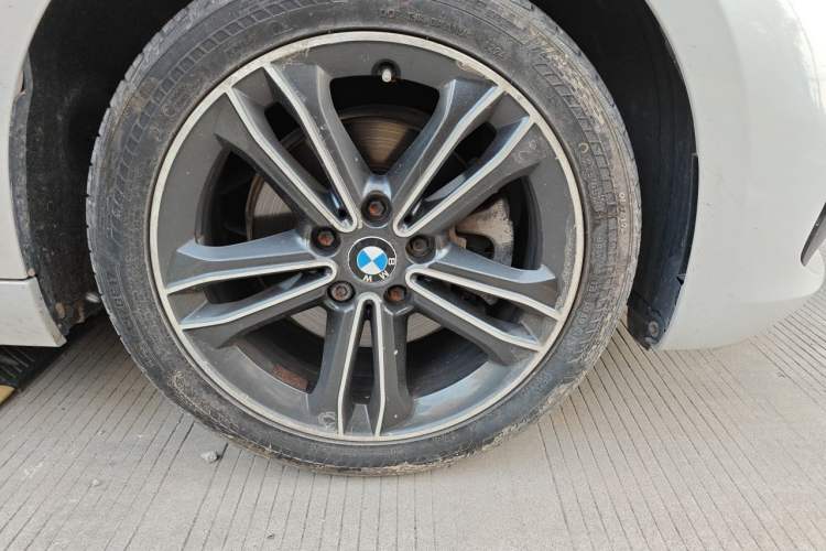 Used BMW 1 Series 2018 118i Sport Edition Right Front Wheel Hub