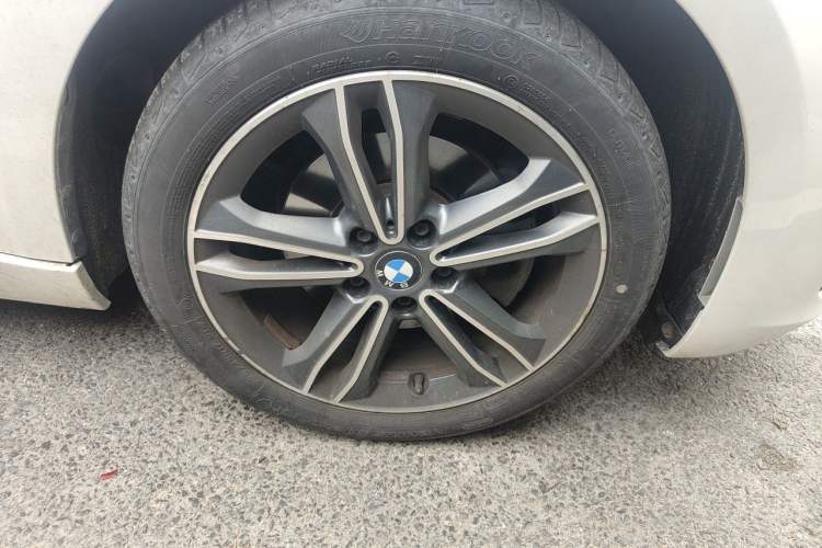 Used BMW 1 Series 2018 118i Sport Edition Right Front Wheel Hub