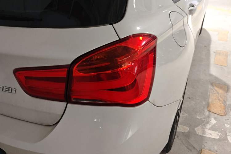 Used BMW 1 Series 2018 118i Sport Design Package Right Rear Taillight