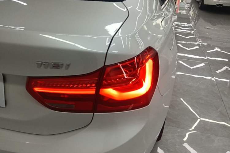 Used BMW 1 Series 2018 118i Sport Edition Right Rear Taillight