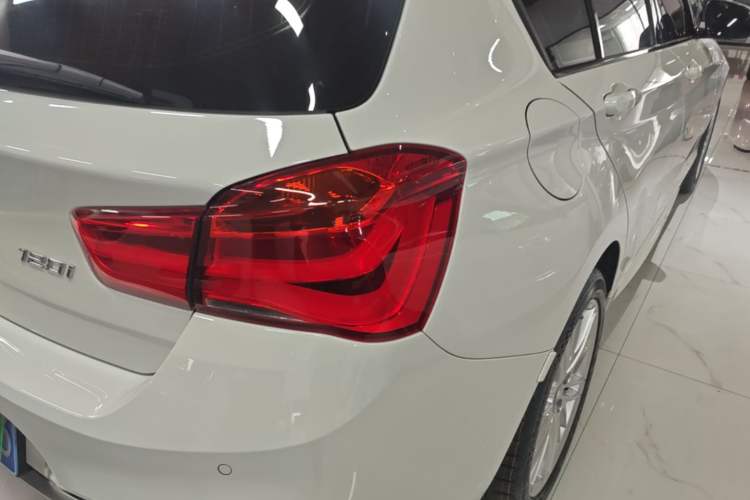 Used BMW 1 Series 2018 120i M Sport Package Right Rear Taillight