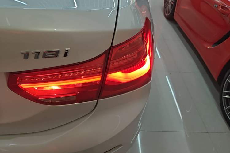 Used BMW 1 Series 2018 118i Sport Edition Right Rear Taillight