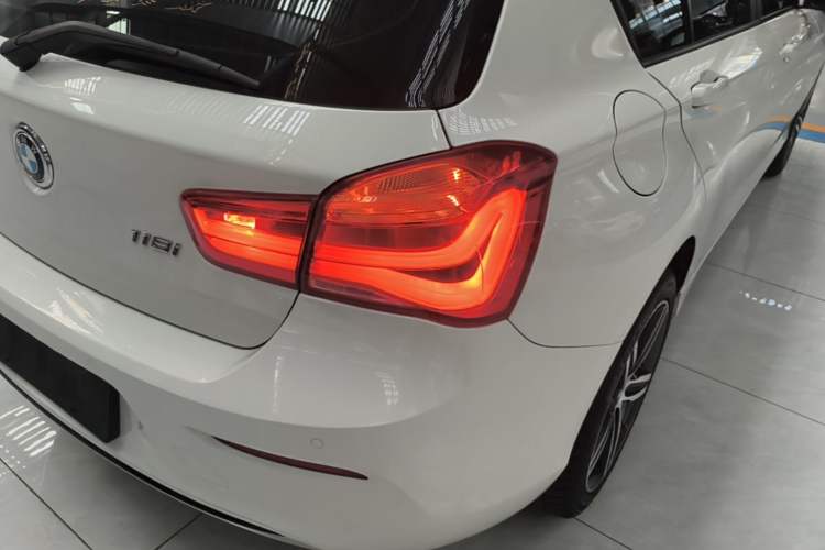 Used BMW 1 Series 2018 118i Sport Design Package Right Rear Taillight
