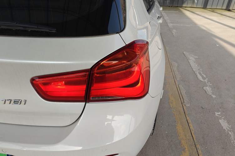 Used BMW 1 Series 2018 118i Sport Design Package Right Rear Taillight