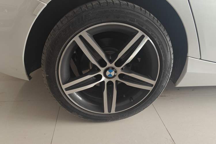 Used BMW 1 Series 2018 118i Sport Design Package Right Rear Wheel Hub